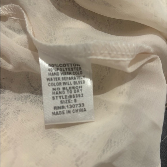 Umgee Cold Shoulder Chambray Plaid Dress Size Small. Style #130733. - Picture 6 of 7